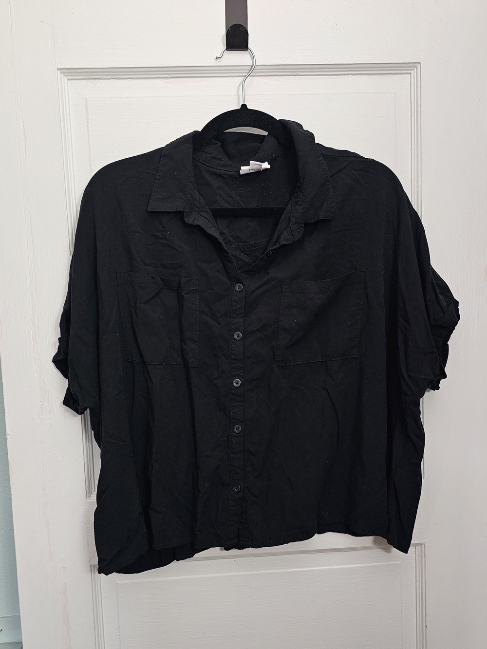 LuLaRoe Amy Black Short Sleeve Button-Down Shirt